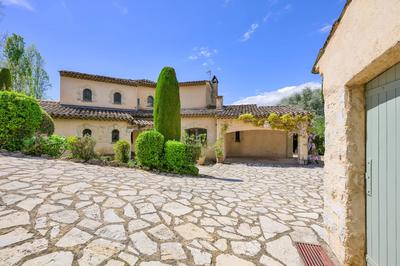 Maison - 195 m² - 7 pièces