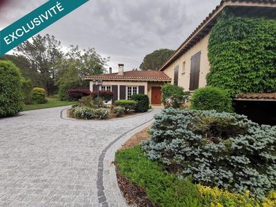 Maison - 300 m² - 11 pièces