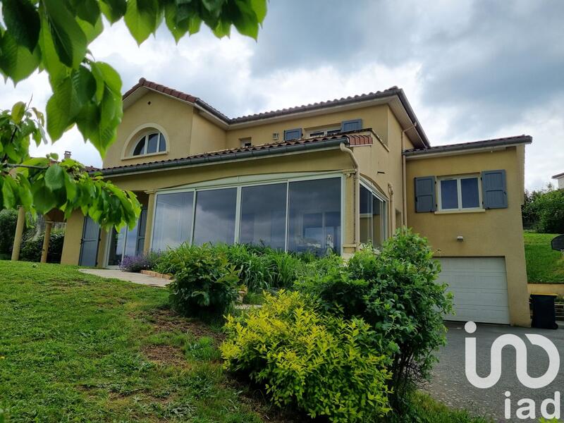 Maison - 180 m² - 7 pièces