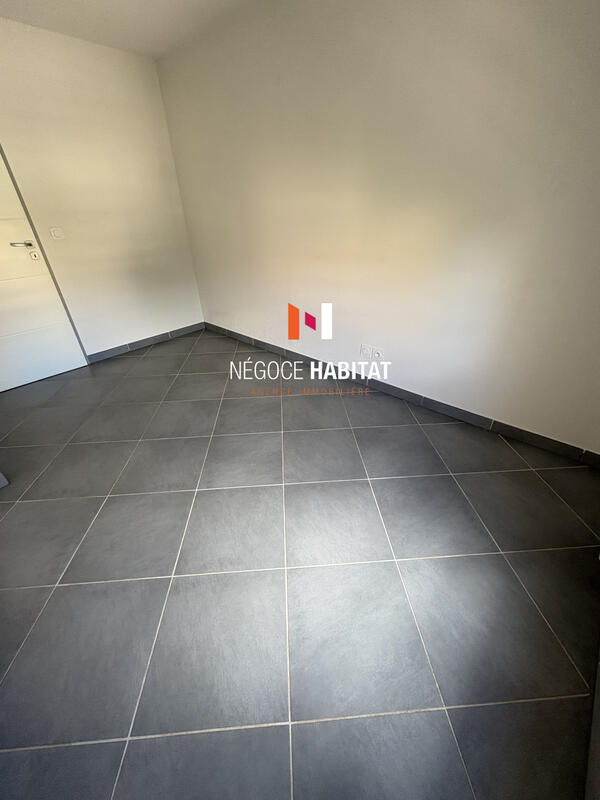 Appartement - 93 m² - 5 pièces