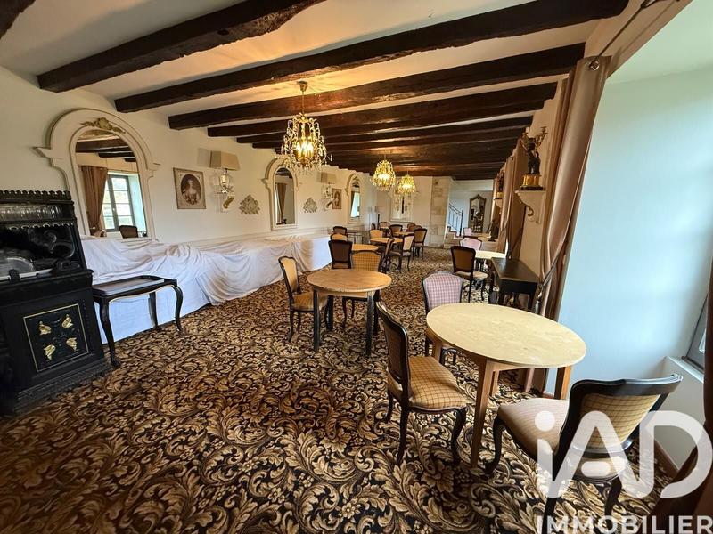 Maison - 370 m² - 18 pièces