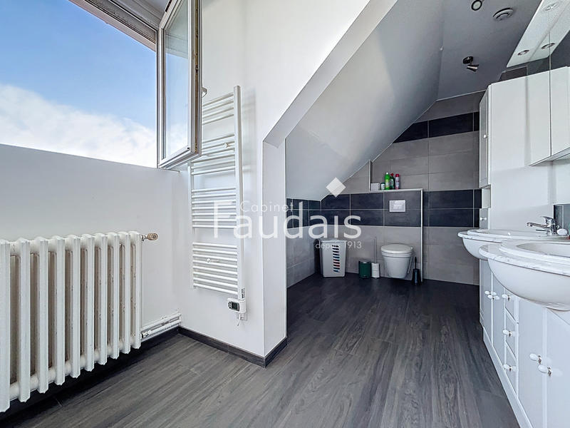 Maison - 151 m² - 8 pièces