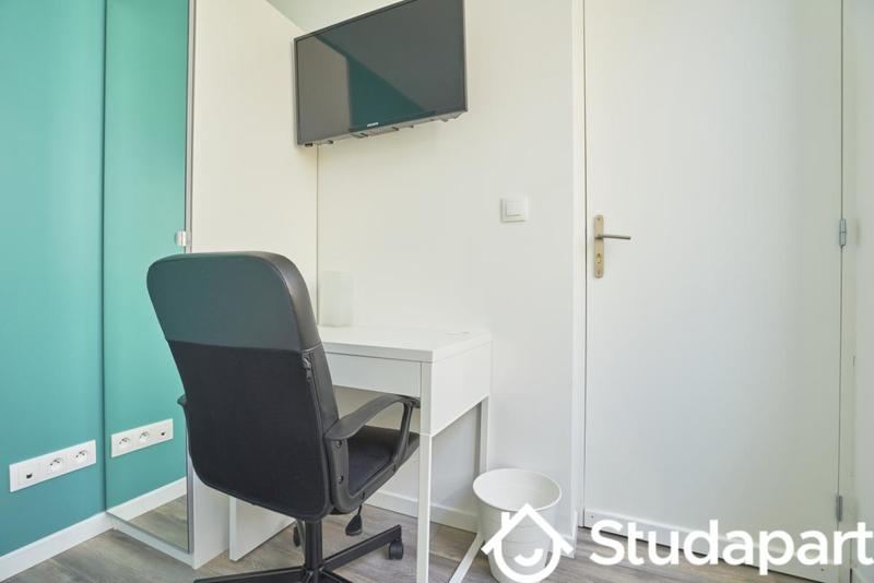 Chambre - 13 m² - 1 pièce