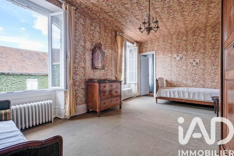 Maison - 201 m² - 7 pièces