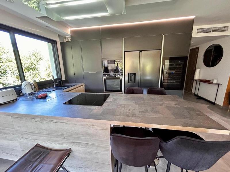 Appartement - 93 m² - 3 pièces