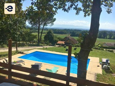 Maison - 246 m² - 7 pièces