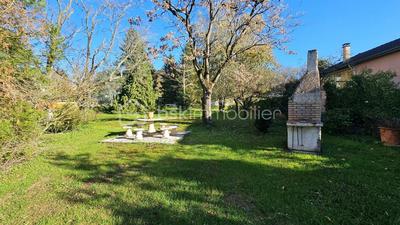 Terrain constructible - 902 m²