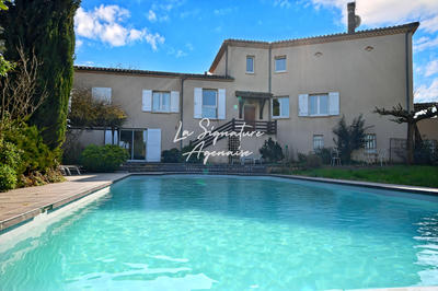 Maison - 250 m² - 10 pièces