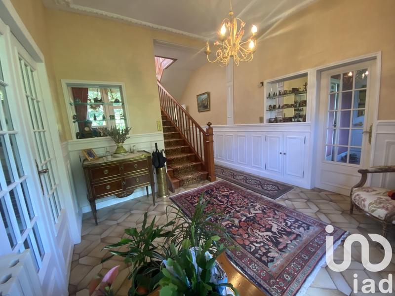 Maison - 220 m² - 8 pièces