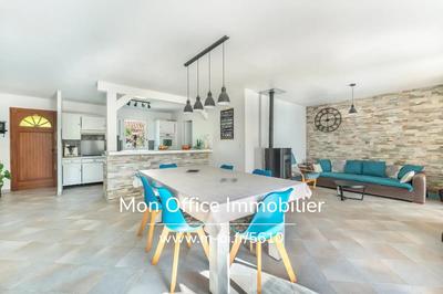 Maison - 140 m² - 6 pièces