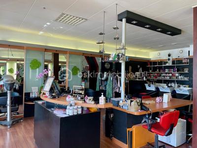 Local commercial - 80 m² - 2 pièces