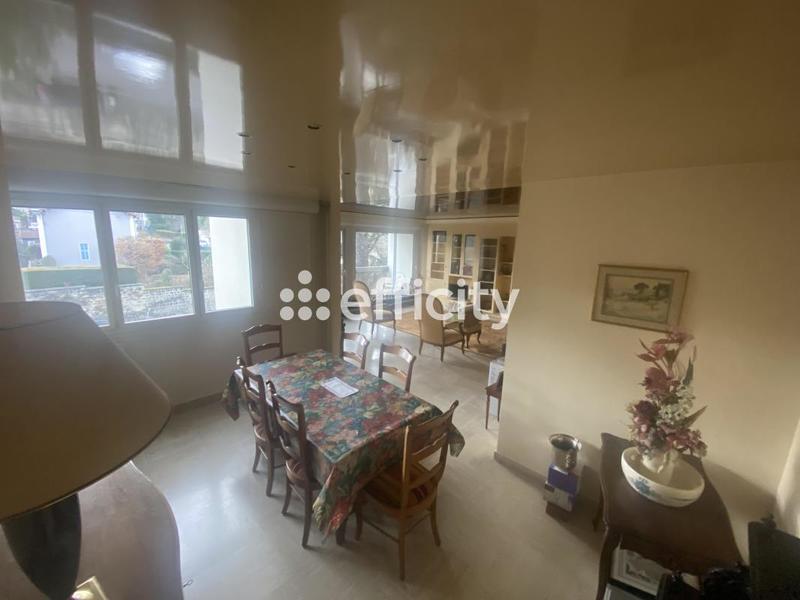 Appartement - 144 m² - 6 pièces