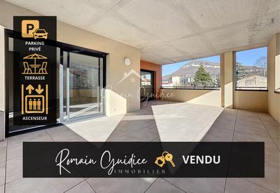 Appartement - 135 m² - 4 pièces