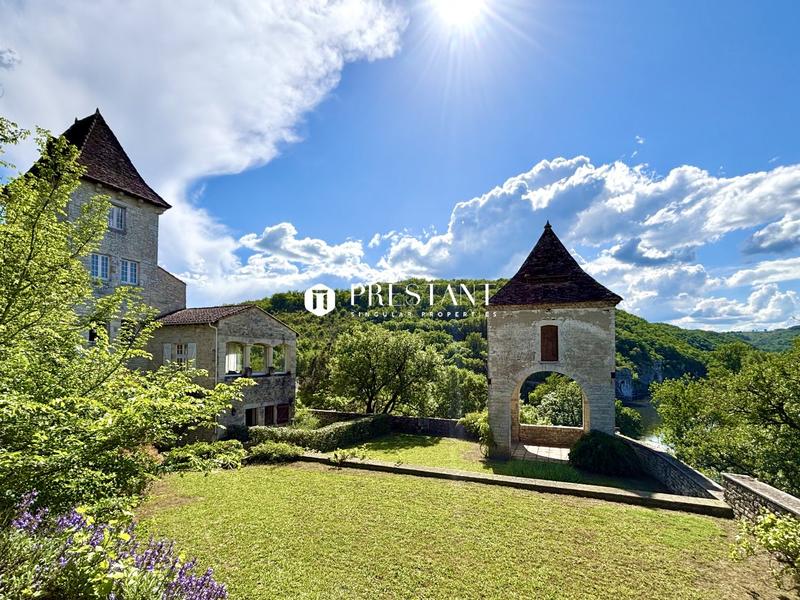 Château - 422 m² - 9 pièces