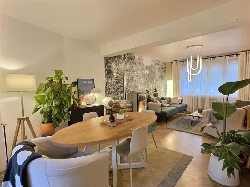 Maison - 93 m² - 4 pièces