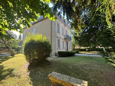 Maison de maîtres - 400 m² - 10 pièces