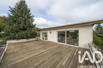 Maison - 241 m² - 8 pièces