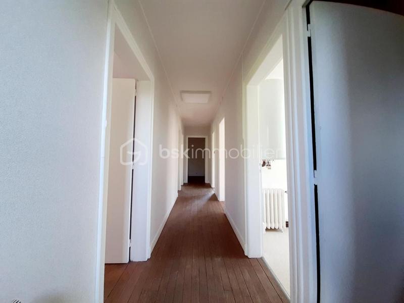 Maison - 230 m² - 11 pièces