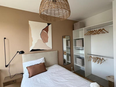 Chambre - 11 m² - 4 pièces