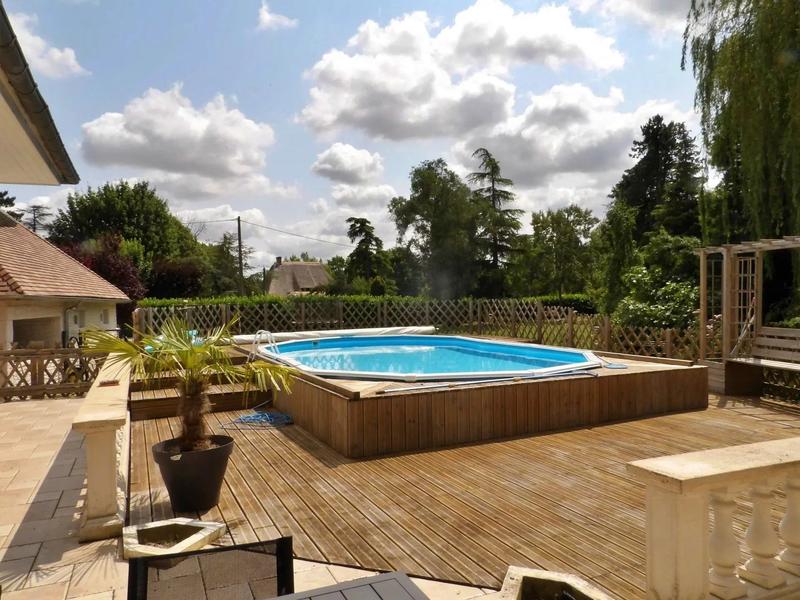 Maison - 220 m² - 8 pièces