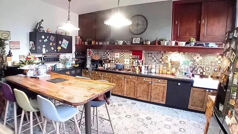 Maison - 335 m² - 6 pièces