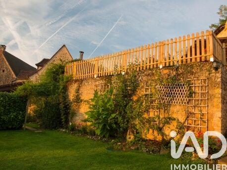 Maison - 375 m² - 8 pièces