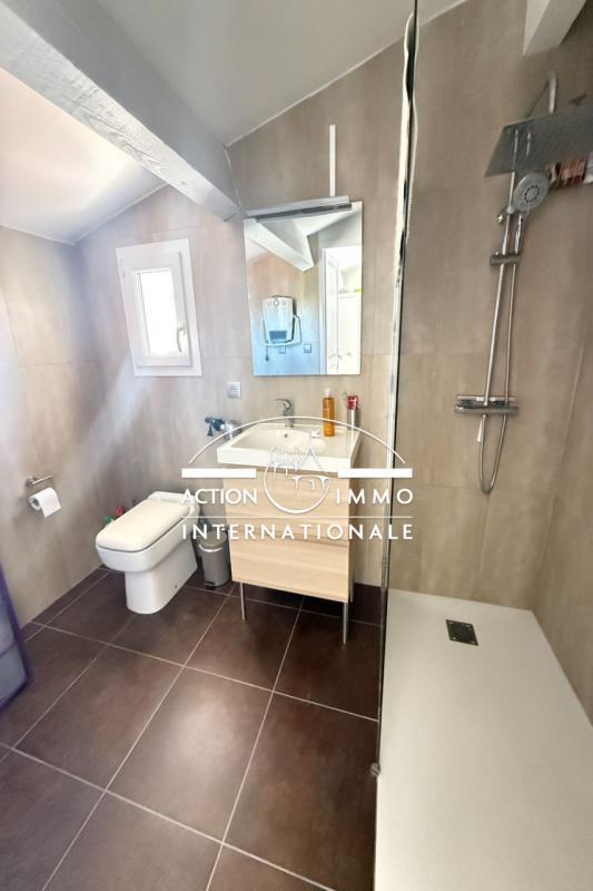 Propriété - 159 m² - 6 pièces