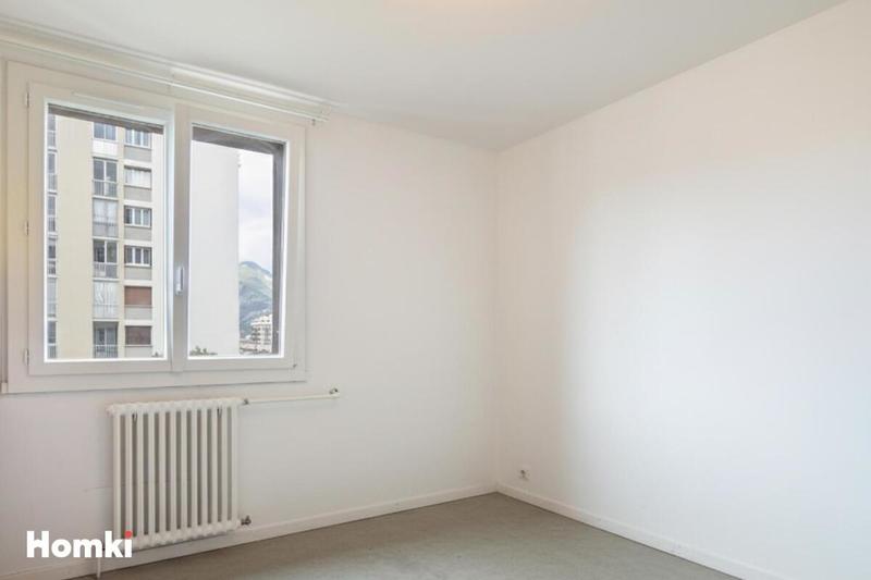 Appartement - 95 m² - 5 pièces