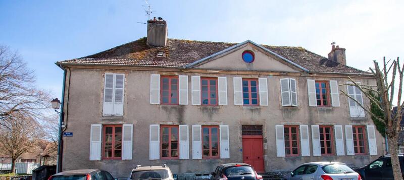 Maison - 350 m² - 8 pièces