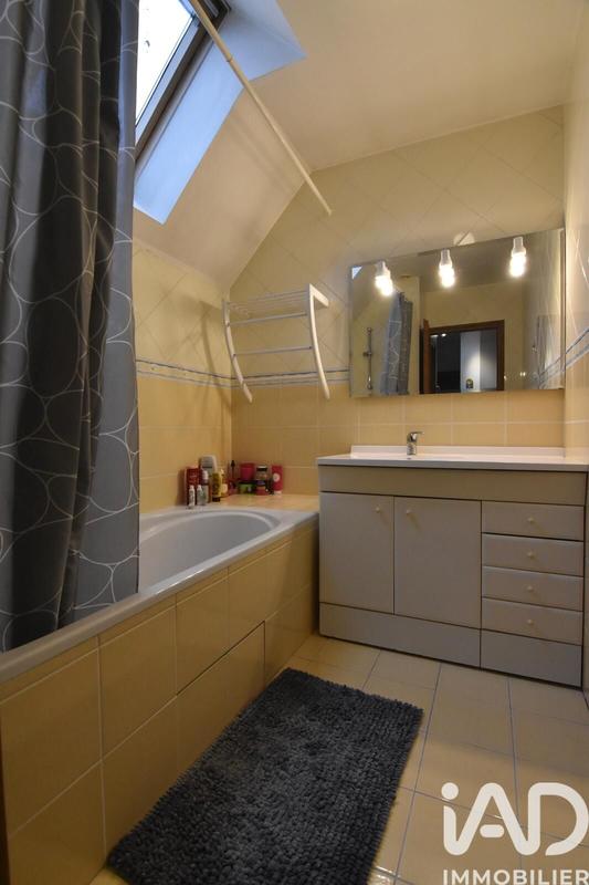 Maison - 204 m² - 6 pièces