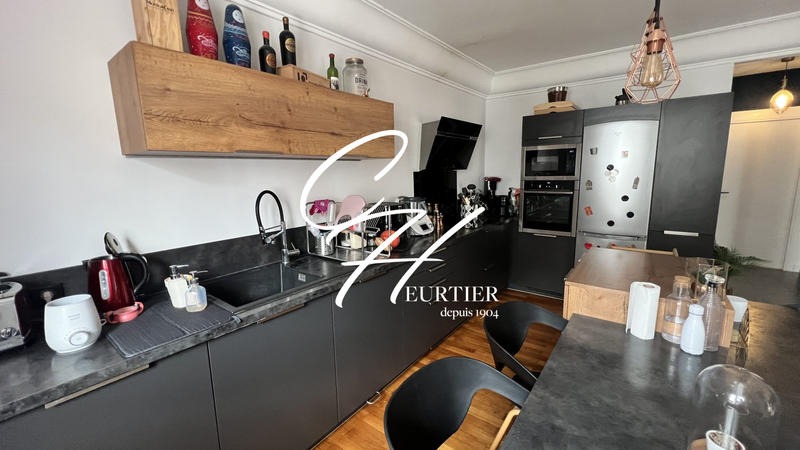 Appartement - 98 m² - 4 pièces