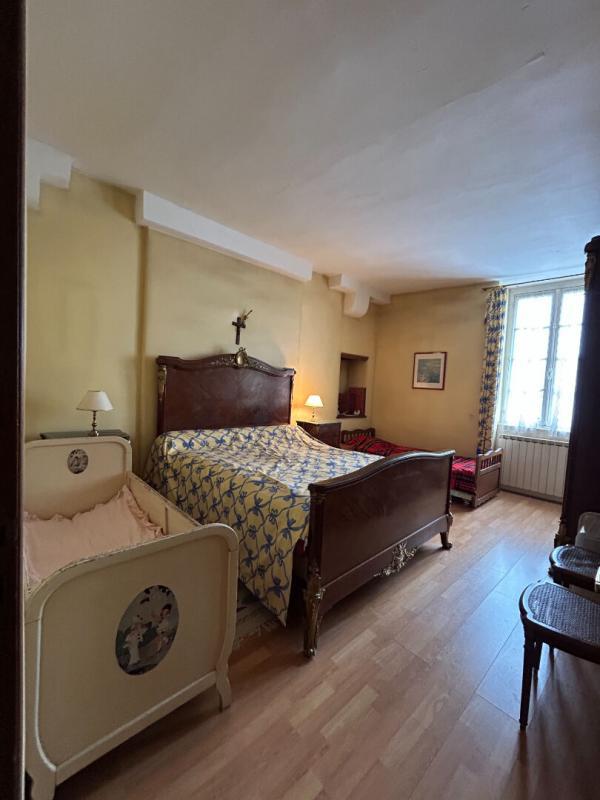 Maison - 385 m² - 10 pièces