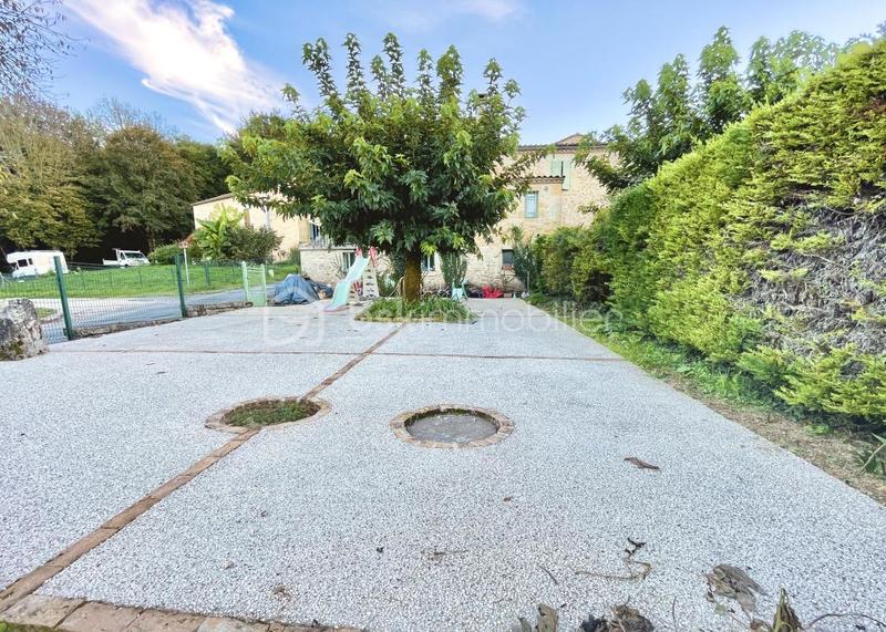 Maison en pierre - 304 m² - 16 pièces