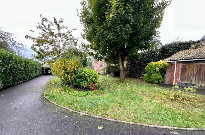 Maison - 210 m² - 6 pièces