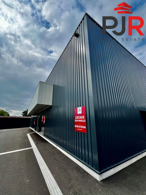 Local commercial - 1 240 m²