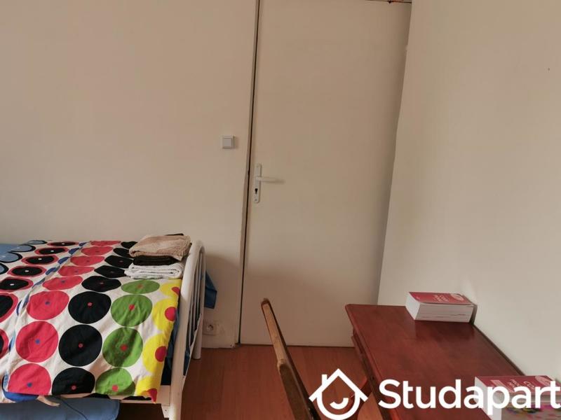 Chambre - 12 m² - 1 pièce