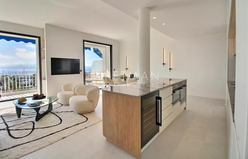 Appartement - 99 m² - 4 pièces