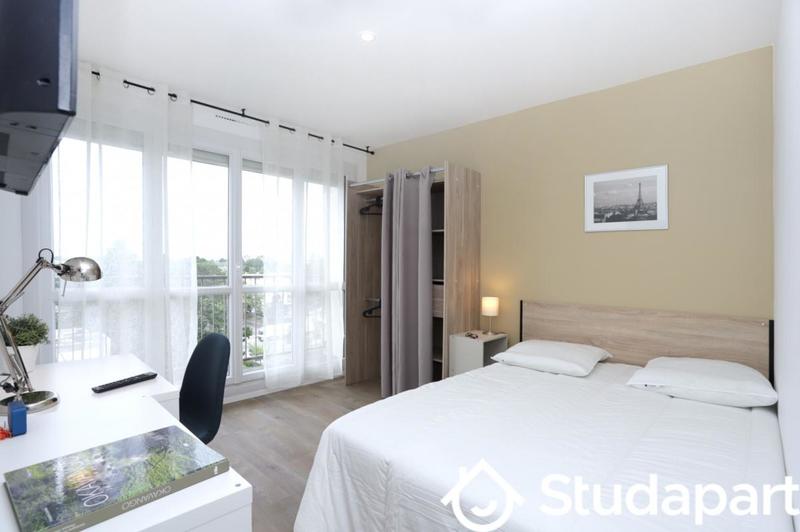 Chambre - 11 m² - 1 pièce