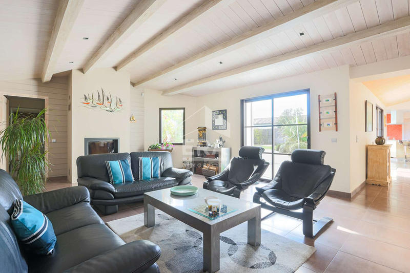 Maison - 197 m² - 8 pièces