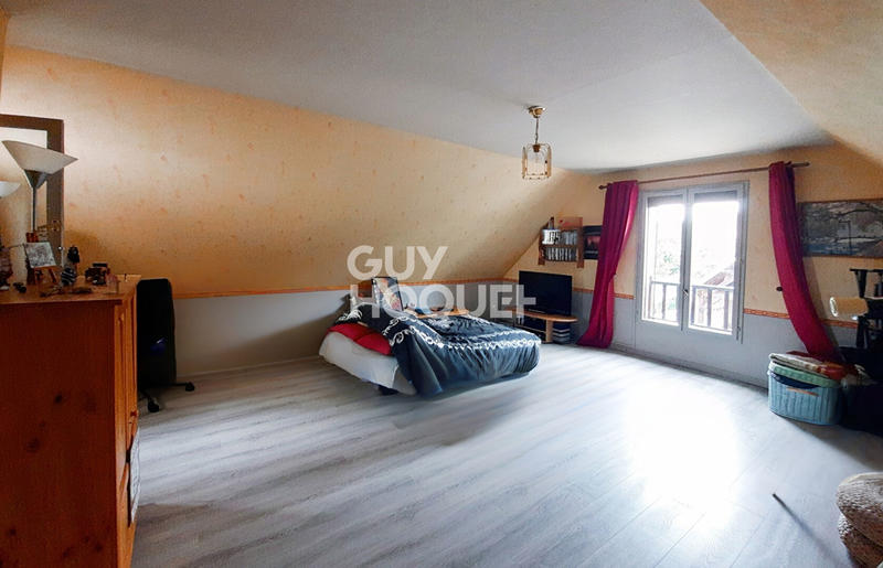 Maison - 180 m² - 7 pièces