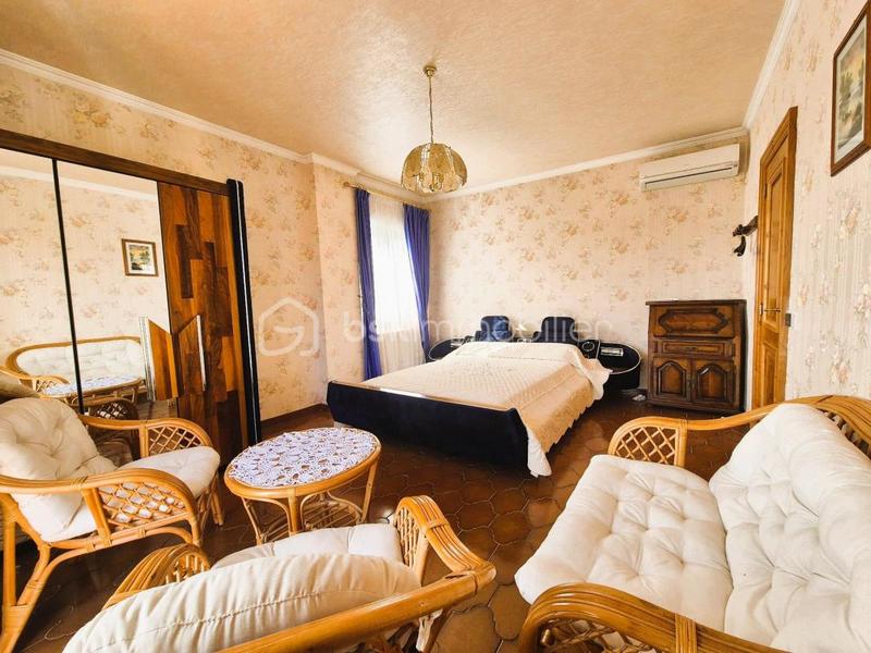 Maison traditionnelle - 162 m² - 6 pièces