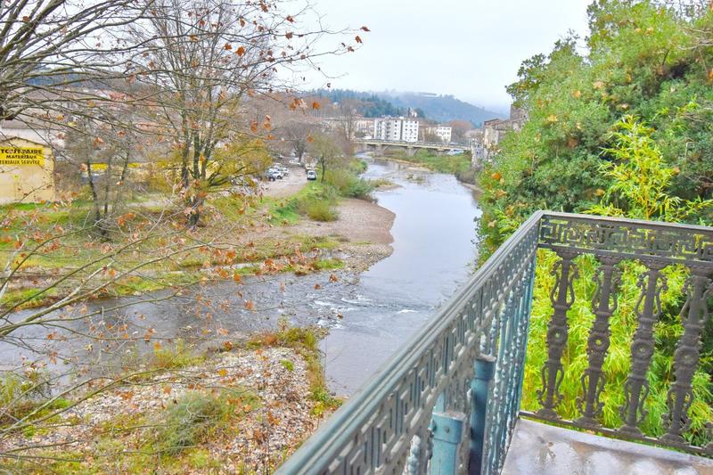 Appartement - 270 m² - 6 pièces