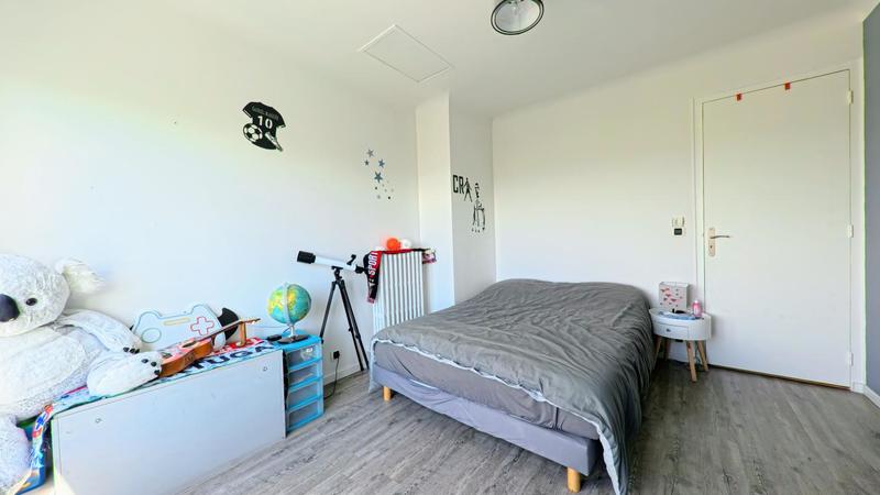 Maison - 215 m² - 9 pièces