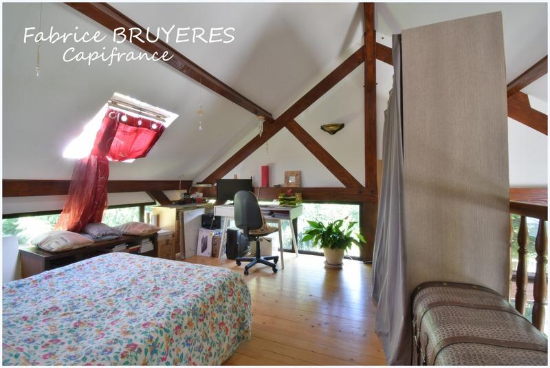 Maison - 247 m² - 8 pièces