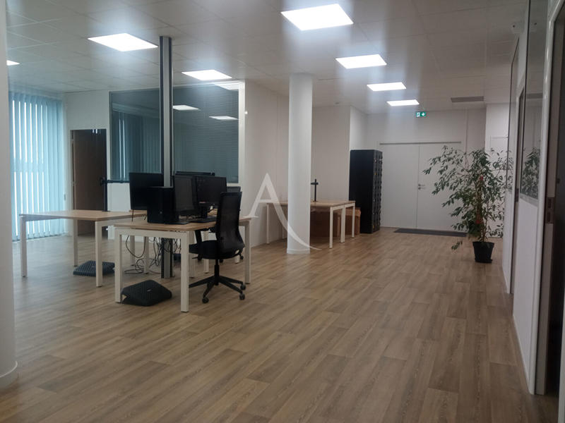 Local commercial - 191 m² - 7 pièces