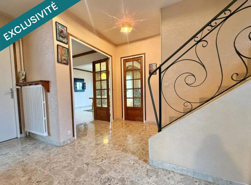 Maison - 121 m² - 7 pièces