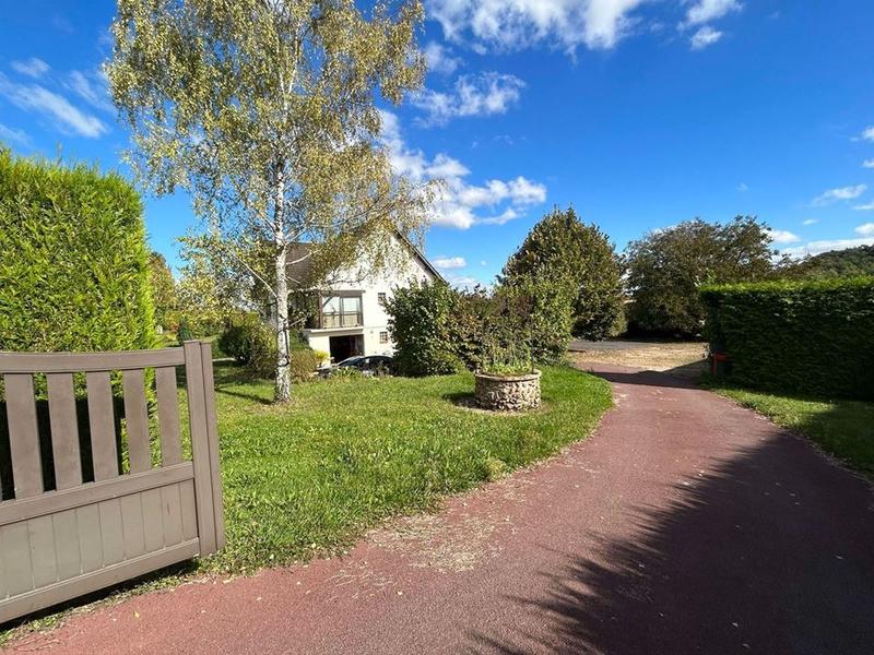 Pavillon - 200 m² - 8 pièces