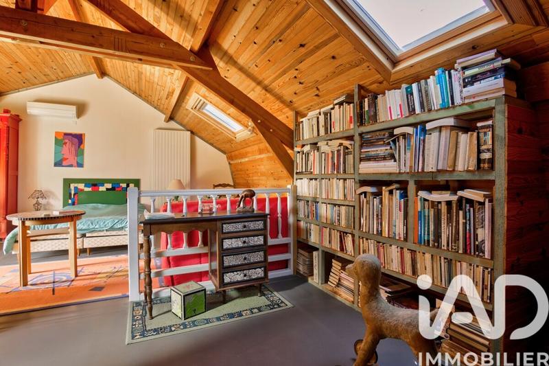 Maison - 260 m² - 5 pièces