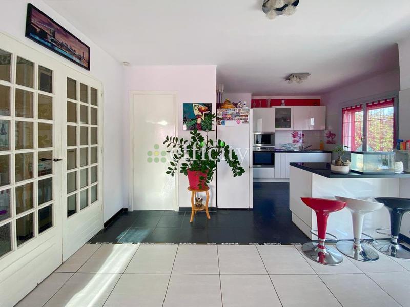 Maison - 110 m² - 6 pièces