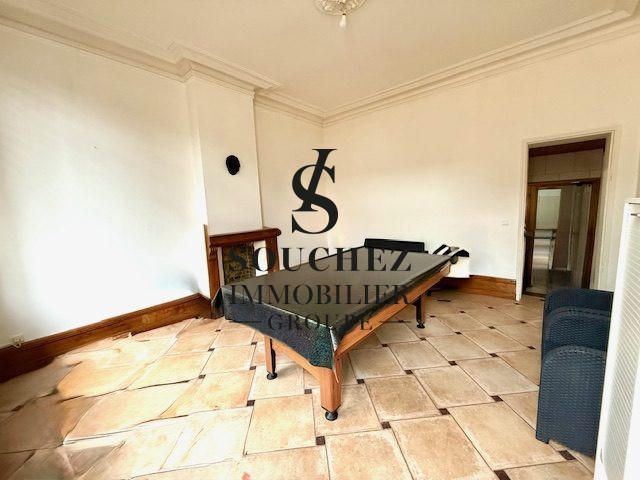 Maison - 250 m² - 8 pièces